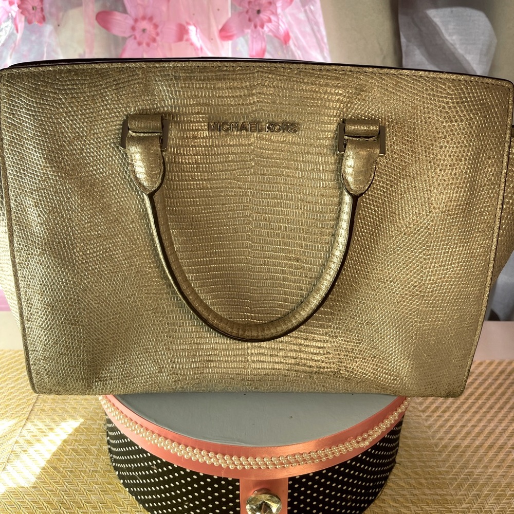 Beautiful Michael KORS  silver faux snake pattern